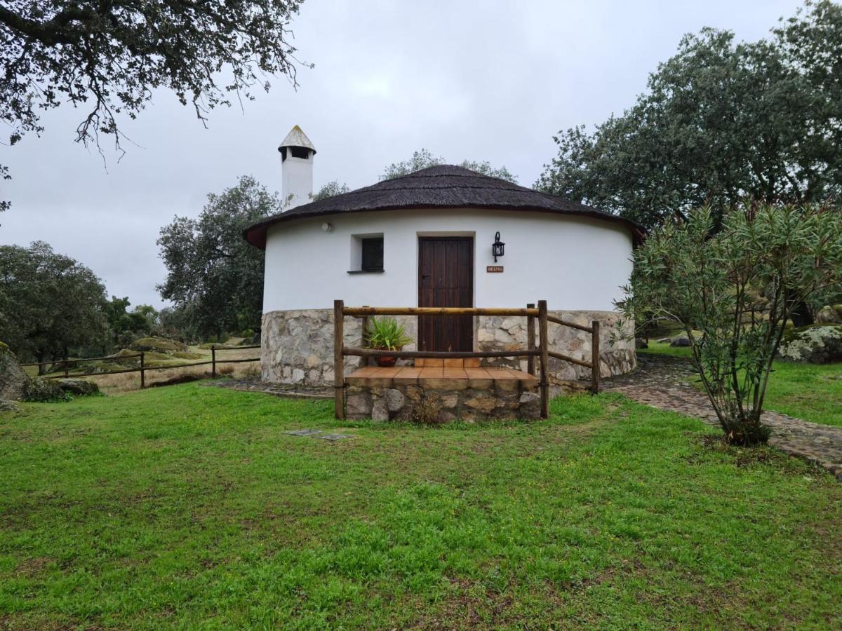 Chozos De La Dehesa Aparthotel La Roca de la Sierra Exterior photo