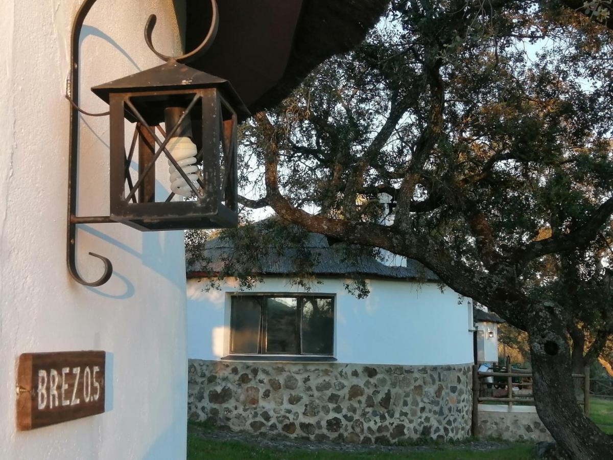 Chozos De La Dehesa Aparthotel La Roca de la Sierra Exterior photo